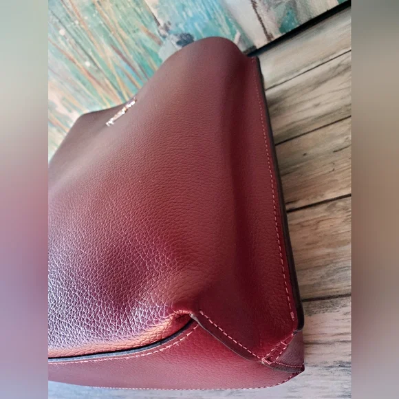 Coach Mollie Bucket Bag 22 Wine/Gold Crossbody Bag NWOT - Picture 10 of 14